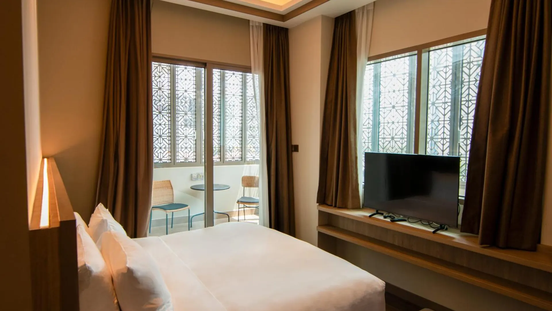 Aqueen Prestige Hotel Jalan Besar Singapore
