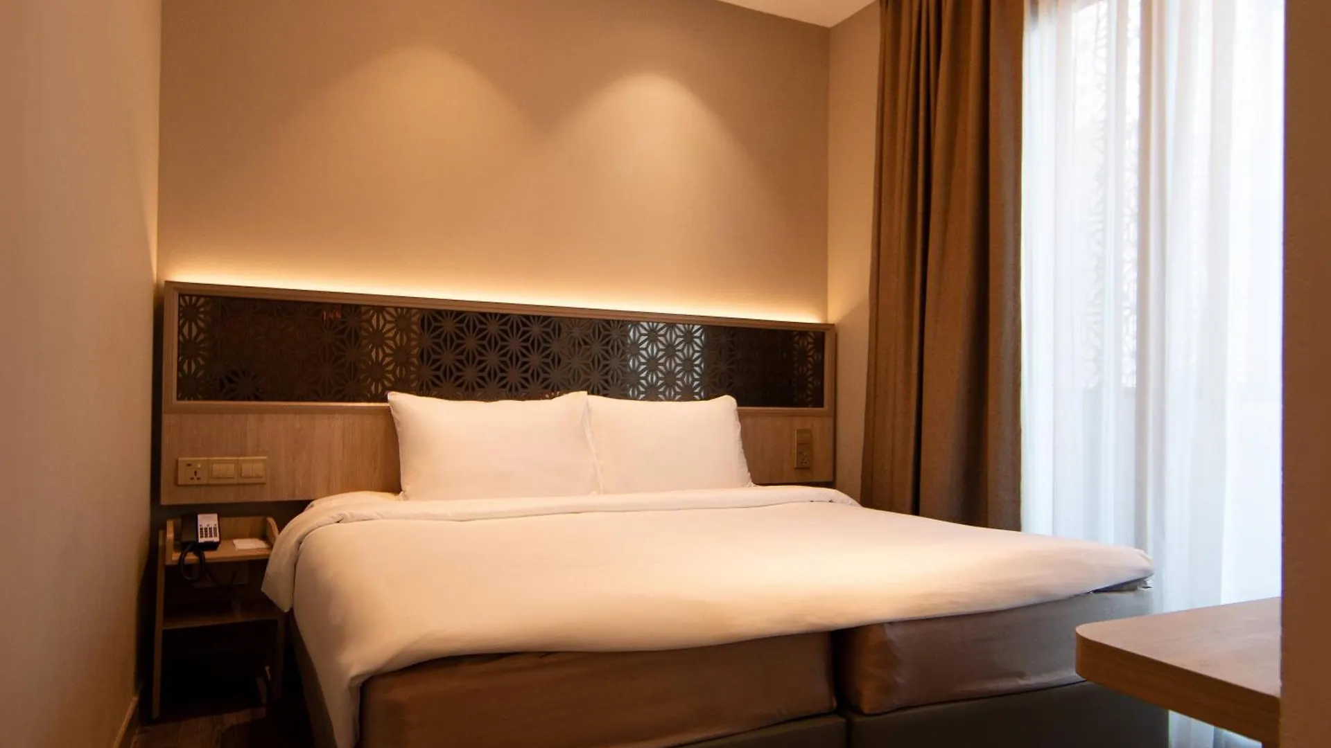Aqueen Prestige Hotel Jalan Besar Singapore Singapore