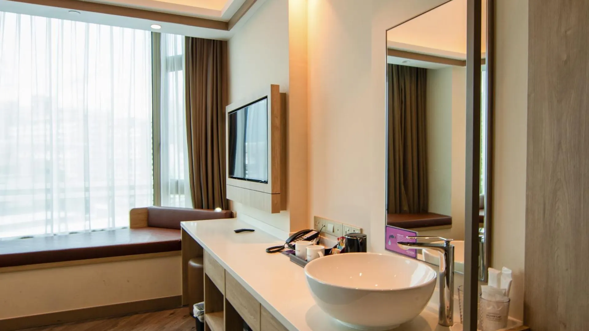 Aqueen Prestige Hotel Jalan Besar Singapore